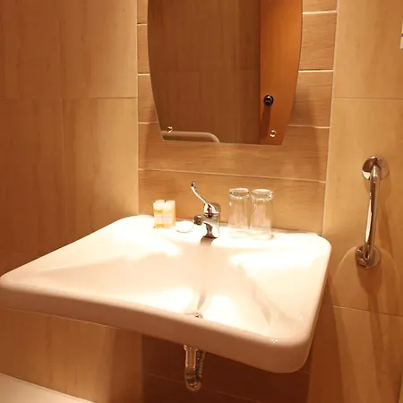 Alfa Hotel 3*