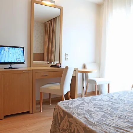 Alfa Hotel 3*