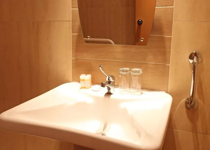 Alfa Hotel 3*